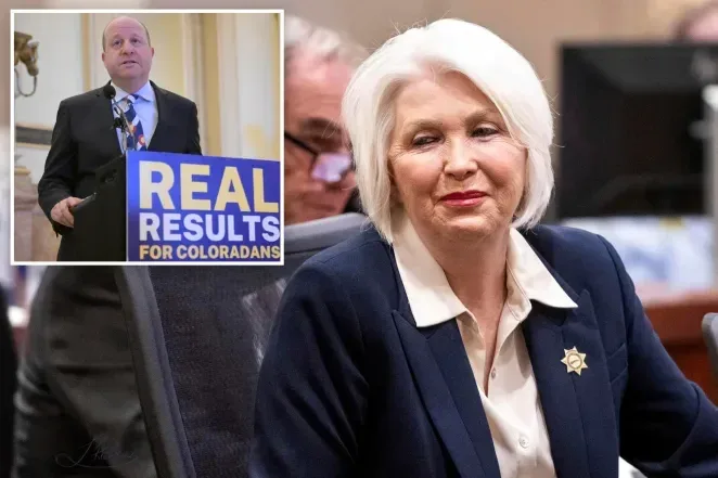 Đồng Minh Của Tổng Thống Trump Được Trả Tự Do Sau Khi Thống Đốc Colorado Giảm Án
