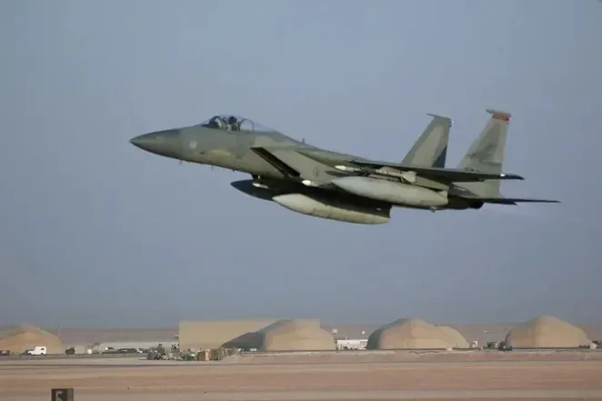 Iran phóng loạt tên lửa đạn đạo vào căn cứ Mỹ tại Saudi Arabia