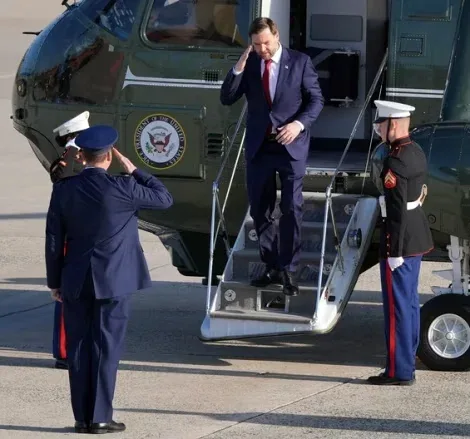 JD Vance cảnh báo Iran trước đàm phán hòa bình, mang theo thông điệp cứng rắn từ Tổng thống Trump