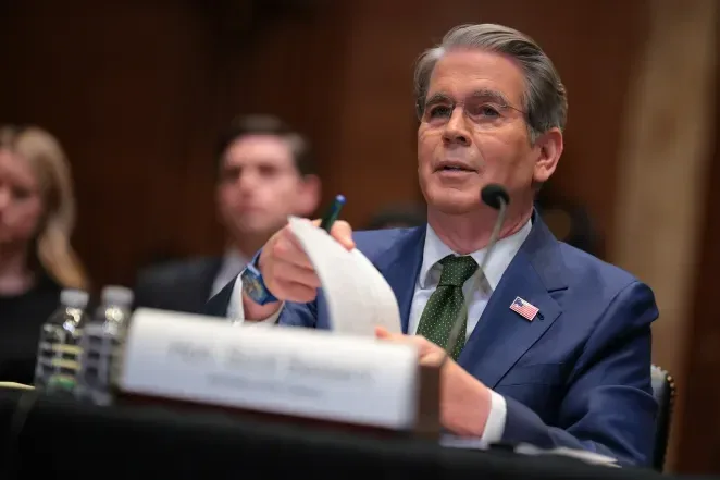 US Sanctions Three Iranian Currency Exchanges Over Alleged Billions in Military Funding Laundering
