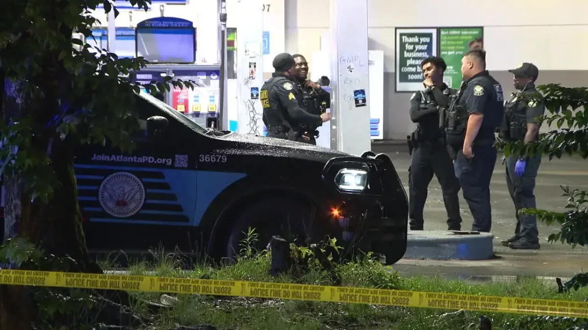 Hombre recibe múltiples disparos en una gasolinera en el suroeste de Atlanta