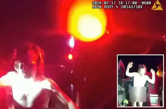 Người đàn ông khỏa thân cướp xe cứu thương ở Wisconsin, truy đuổi 18 dặm với bệnh nhân bên trong