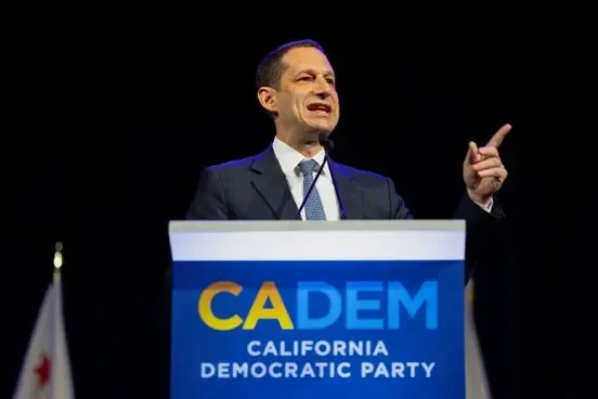 Equipo de seguridad del alcalde de San Francisco atacado; policías heridos en altercado