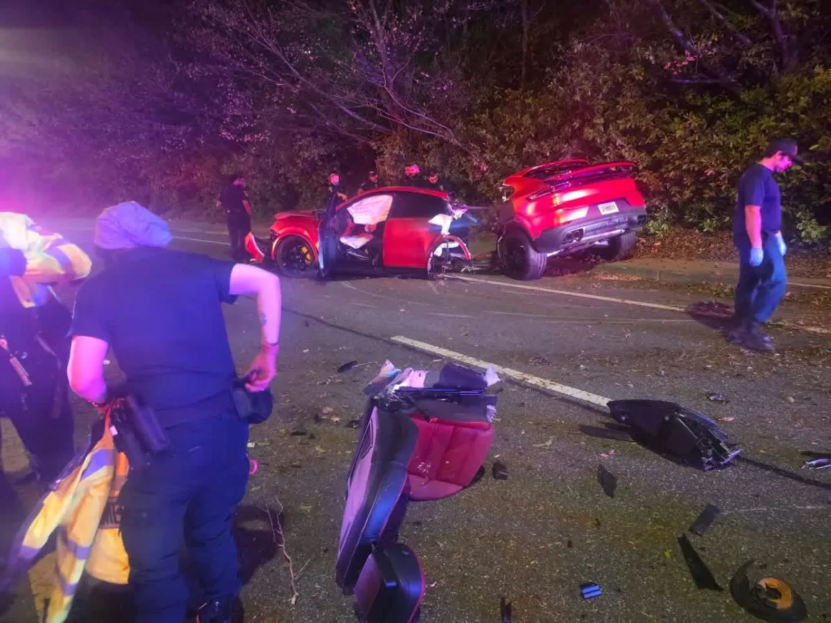 Porsche Vỡ Đôi Sau Cú Tông Kinh Hoàng Ở Georgia, Tài Xế Sống Sót Khó Tin