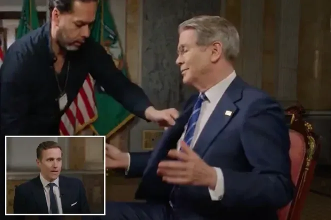 Tổng thống Trump triệu gấp Bộ trưởng Tài chính Scott Bessent vào phòng tình huống giữa lúc chiến tranh Iran leo thang