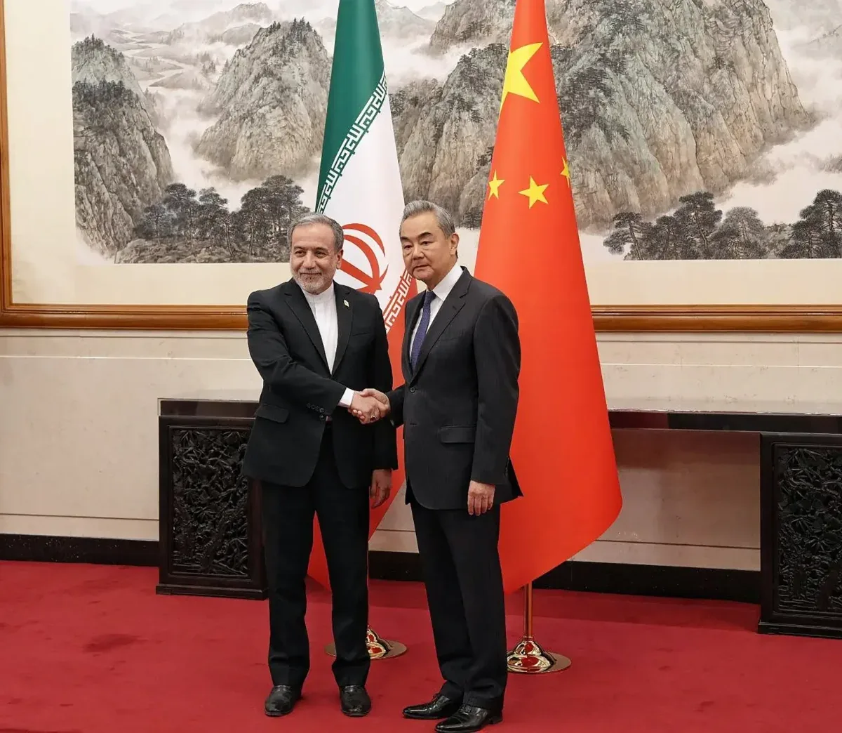 China Urges Iran to Reopen Strait of Hormuz, Pushes for End to Conflict
