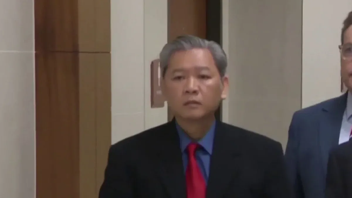 Houston Police Lieutenant Accused of Sending Sensitive Texts to '15-Year-Old Girl' – Actually Undercover Agent